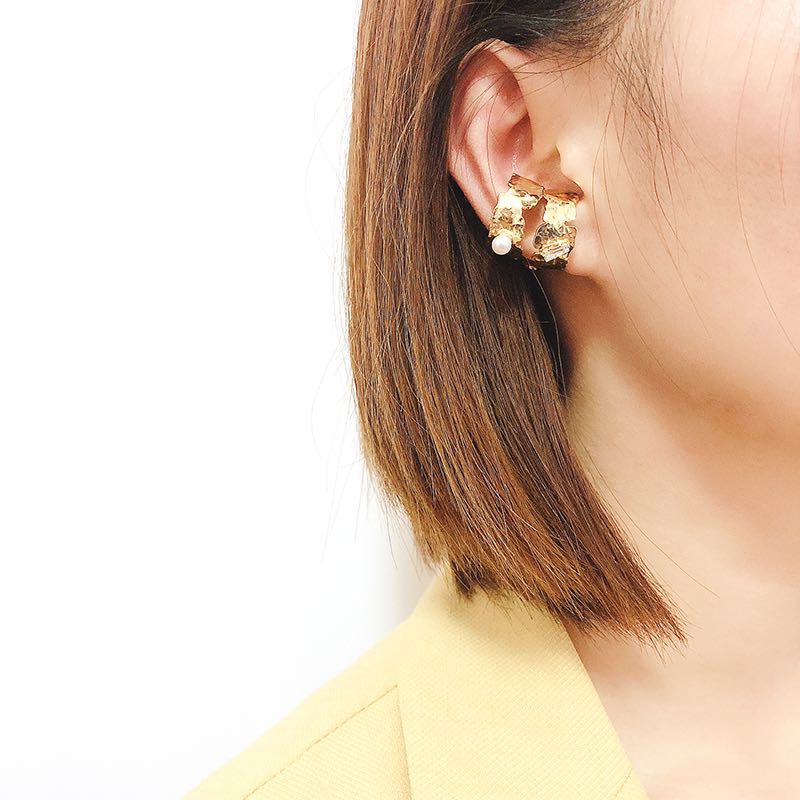Textured Gold Ear Cuff/Ring
