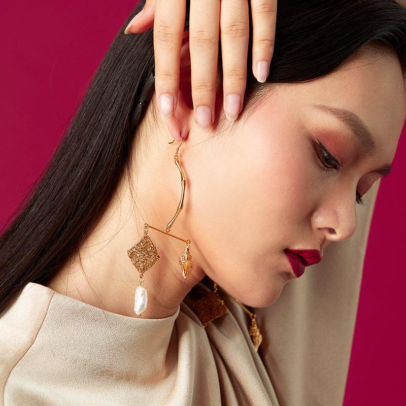 Balance Pearl Earrings - Chi'pau