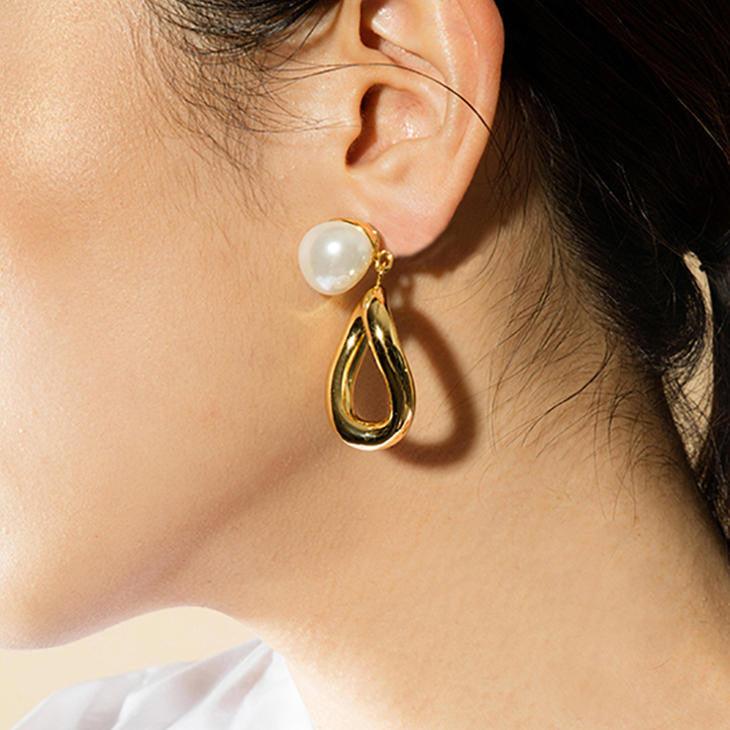 Asymmetric Earrings With Pearl Stud - Chi'pau